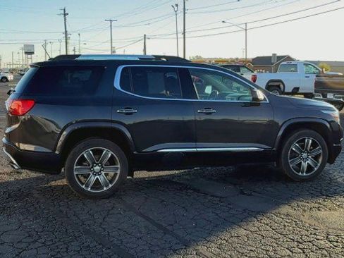 Used 2018 GMC Acadia Denali w/ Technology Package image 9