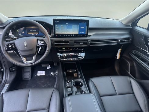 New 2026 Lincoln Corsair Premiere image 11