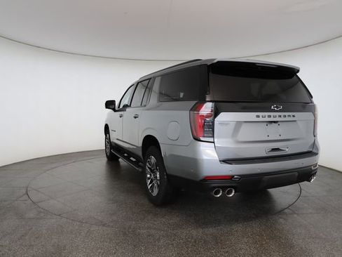 Used 2025 Chevrolet Suburban Z71 image 13