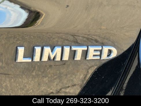 Used 2022 Jeep Grand Cherokee Limited image 9