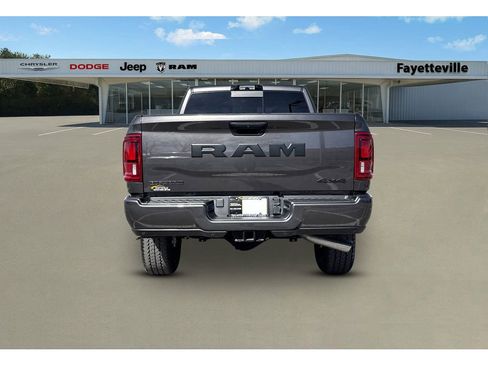 New 2026 RAM 2500 Big Horn AWD/4WD image 4