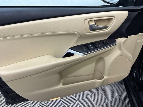 Used 2015 Toyota Camry XLE FWD image 11