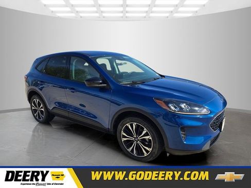 Used 2022 Ford Escape SE w/ SE Sport Appearance Package image 1