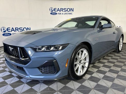 Used 2025 Ford Mustang GT Premium RWD image 1