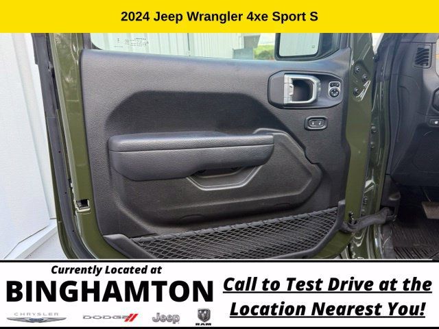 Used 2024 Jeep Wrangler Unlimited w/ Convenience Group AWD/4WD image 10