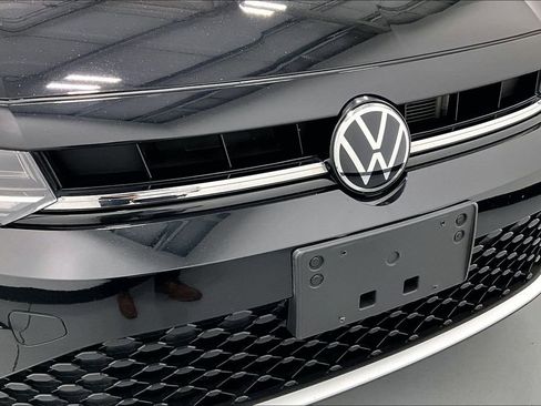 Used 2025 Volkswagen Jetta SE FWD image 35