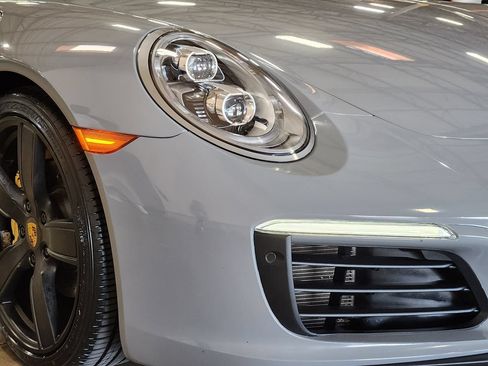Used 2018 Porsche 911 Carrera RWD image 13