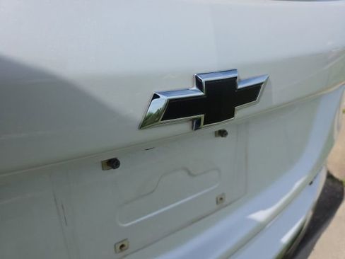 Used 2019 Chevrolet Equinox Premier image 12