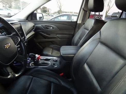 Used 2021 Chevrolet Traverse Premier w/ Redline Edition image 8