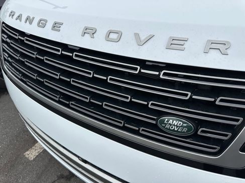 Used 2025 Land Rover Range Rover SE AWD/4WD image 34