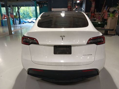 Used 2023 Tesla Model Y Long Range AWD/4WD image 13