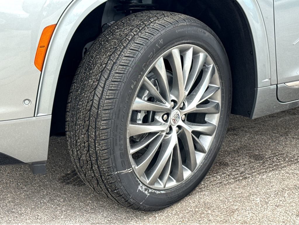 New 2026 Buick Enclave Avenir w/ Super Cruise Package FWD image 25