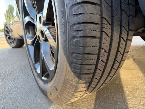 Used 2017 Land Rover Discovery Sport HSE image 56