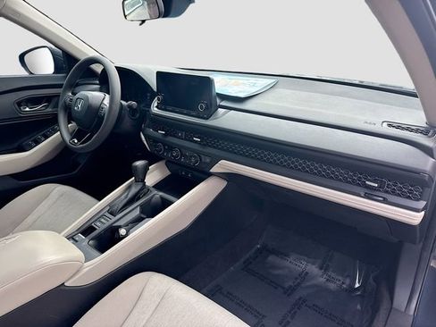 Certified 2023 Honda Accord EX image 27