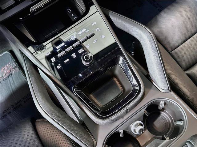 Certified 2026 Porsche Cayenne AWD/4WD image 18