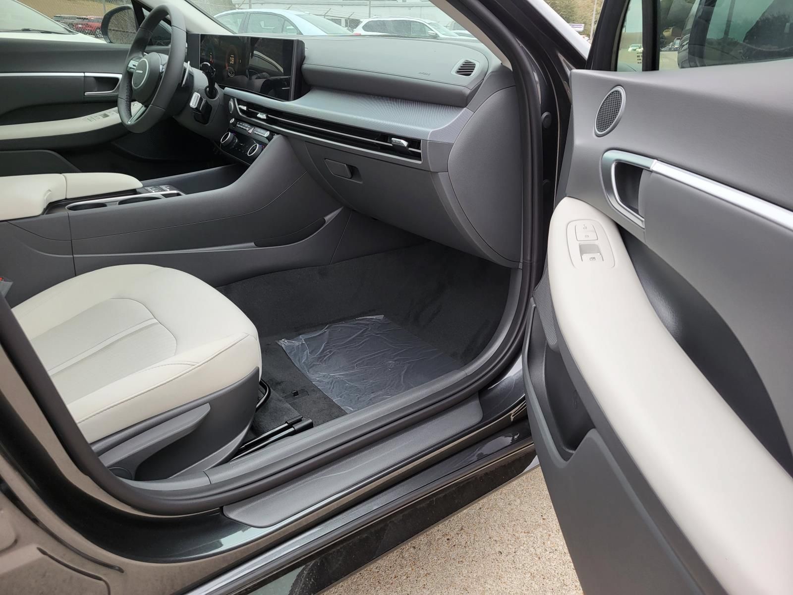 New 2026 Hyundai Sonata SEL FWD image 7