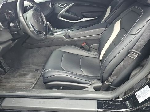 Used 2022 Chevrolet Camaro LT image 8