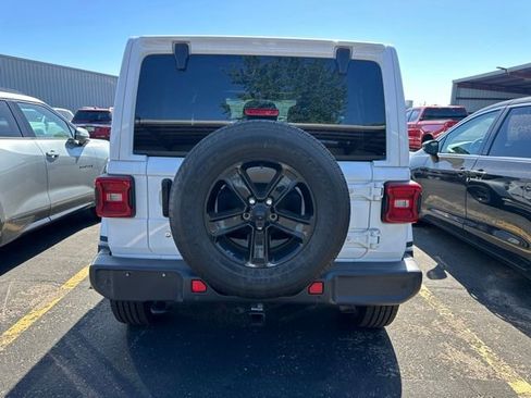 Used 2020 Jeep Wrangler Unlimited Sahara AWD/4WD image 12