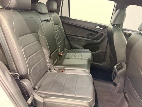 Used 2022 Volkswagen Tiguan SEL R-Line AWD/4WD image 29