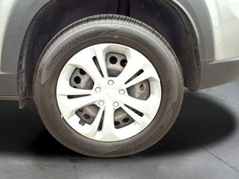 Certified 2024 Chevrolet Trax LS w/ Driver Confidence Package image 28