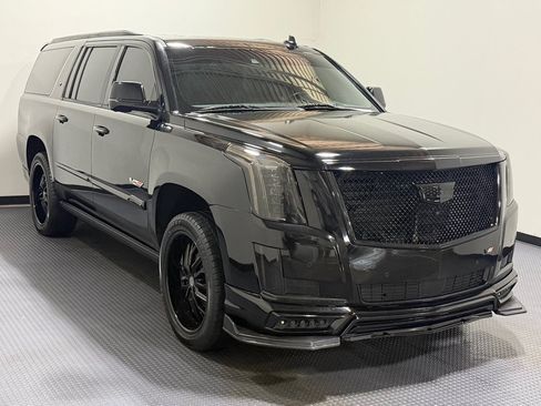 Used 2015 Cadillac Escalade ESV Platinum AWD/4WD image 4
