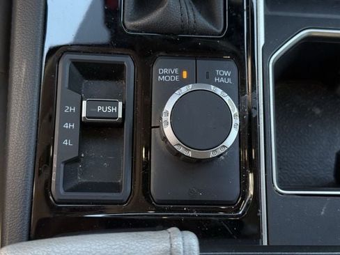 Used 2024 Toyota Tundra Limited AWD/4WD image 23