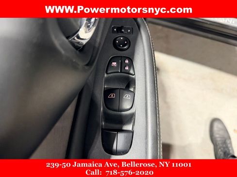 Used 2021 Nissan Murano SV image 39