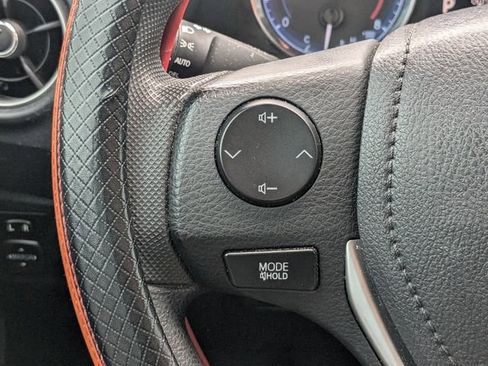 Used 2018 Toyota Corolla LE FWD image 21
