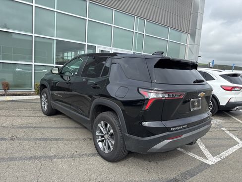 Used 2025 Chevrolet Equinox LT image 4