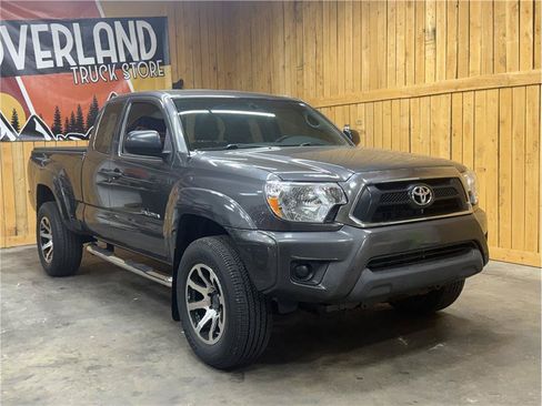 Used 2012 Toyota Tacoma 4x4 Access Cab w/ SR5 Pkg image 1