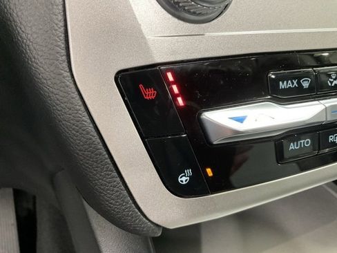 Used 2022 Ford Explorer XLT w/ Equipment Group 202A image 38