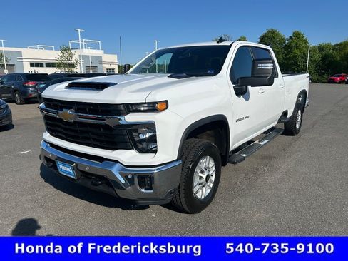 Used 2025 Chevrolet Silverado 2500 LT w/ Safety Package AWD/4WD image 2