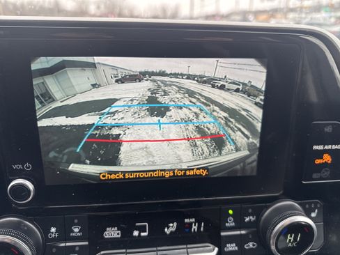 Used 2023 Toyota Highlander XLE image 27