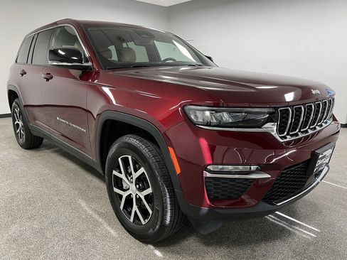 Used 2024 Jeep Grand Cherokee Limited image 15