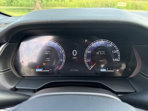 Used 2024 Jeep Grand Cherokee Altitude image 15