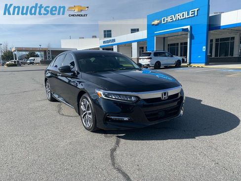 Used 2019 Honda Accord Touring image 1