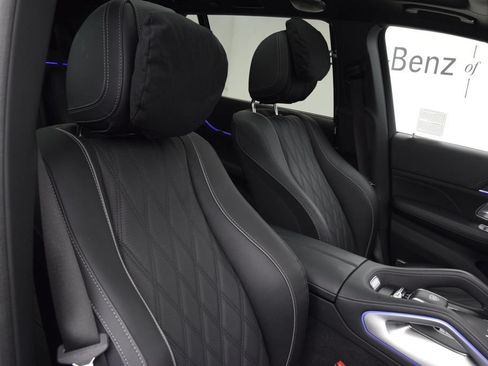 Used 2026 Mercedes-Benz Maybach GLS 600 4MATIC image 17