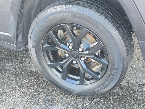 Used 2024 Jeep Grand Cherokee Altitude AWD/4WD image 18