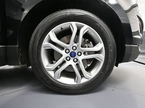 Used 2016 Ford Edge Titanium w/ Technology Package AWD/4WD image 11