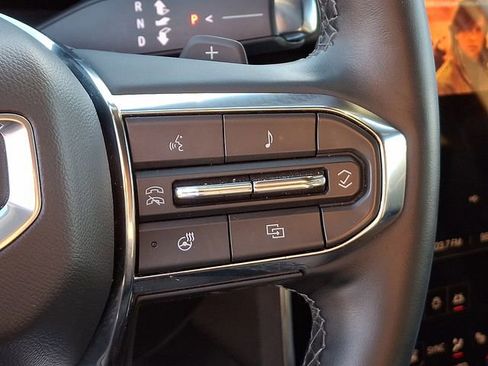 Used 2025 GMC Acadia Elevation image 26