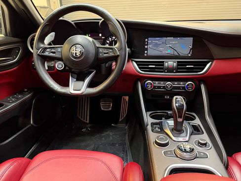 Used 2020 Alfa Romeo Giulia Ti Sport image 4