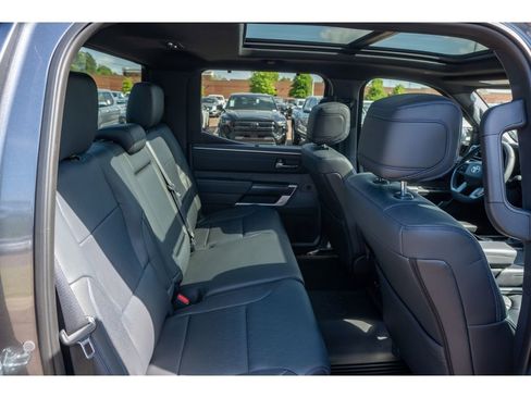 Used 2025 Toyota Tundra Platinum AWD/4WD image 17