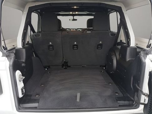 Used 2020 Jeep Wrangler Unlimited Sahara w/ Uconnect 4C Nav & Sound Group AWD/4WD image 11