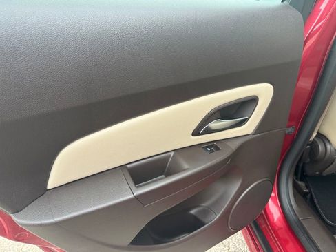 Used 2012 Chevrolet Cruze LT w/ RS Package FWD image 7