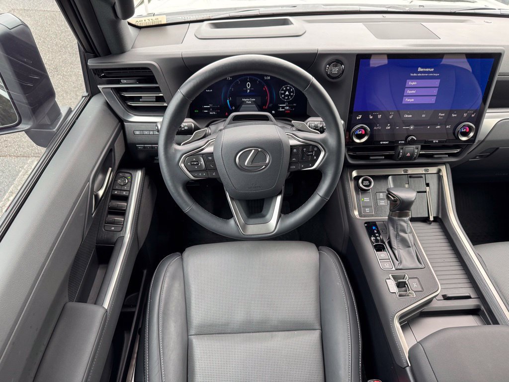 Used 2024 Lexus GX 550 w/ Accessory Package (31) AWD/4WD image 24