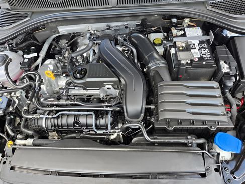 Used 2025 Volkswagen Jetta S image 32