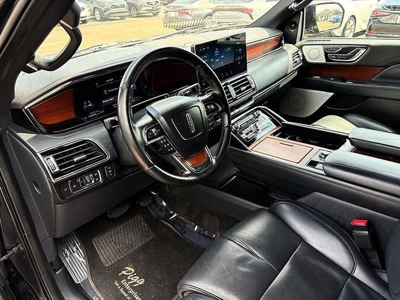 Used 2022 Lincoln Navigator Reserve AWD/4WD image 16
