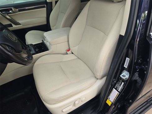 Used 2020 Lexus GX 460 Premium w/ Premium Package AWD/4WD image 11