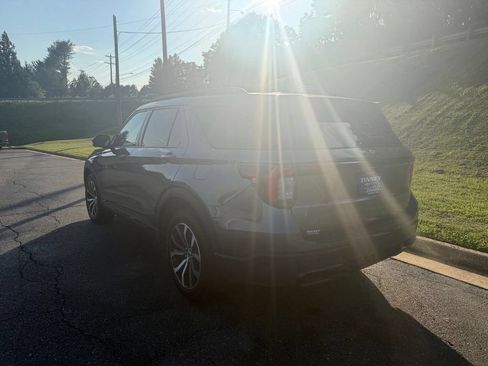 Used 2025 Ford Explorer ST-Line AWD/4WD image 5