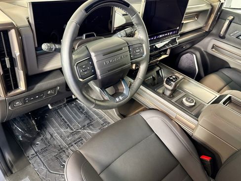 Used 2025 GMC Hummer EV 3X w/ LPO, Sport Package AWD/4WD image 9